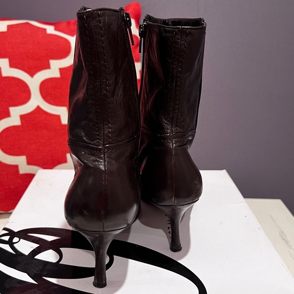 Nine West Brown Heeled Boots with Pointed Toe and Zipper Closure - Picture 4 of 10
